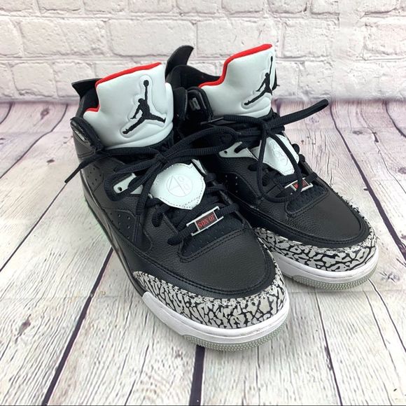 Nike Air Jordan Junior's Mars Spike Lee Size 6Y